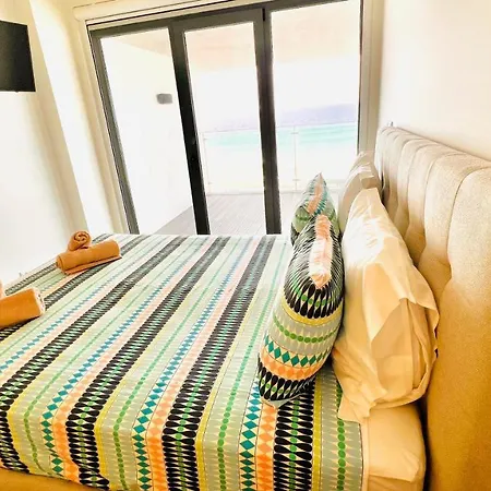 Front Line, Sea View, Luxury Penthouse In Caparica 아파트