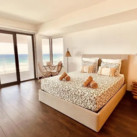 Front Line, Sea View, Luxury Penthouse In Caparica Appartement