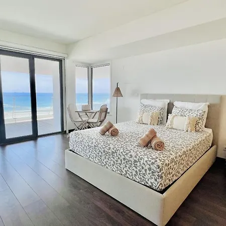 Front Line, Sea View, Luxury Penthouse In Caparica Appartement