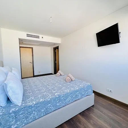 Front Line, Sea View, Luxury Penthouse In Caparica Appartement *