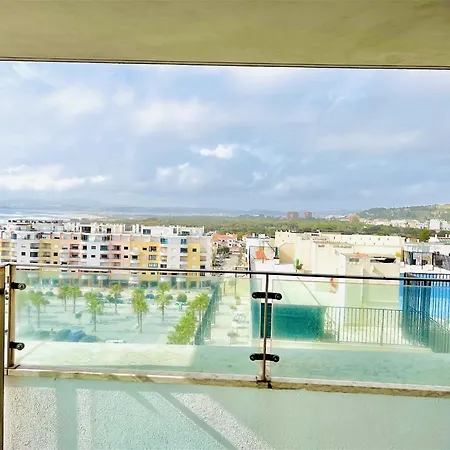 Front Line, Sea View, Luxury Penthouse In Caparica Appartement