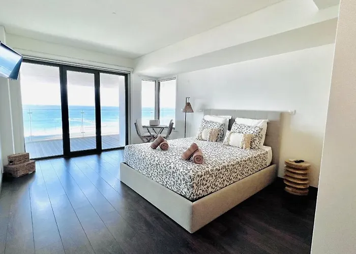 Front Line, Sea View, Luxury Penthouse In Caparica Lägenhet *