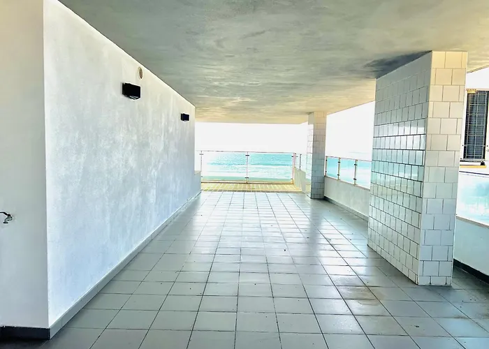 Front Line, Sea View, Luxury Penthouse In Caparica Lägenhet