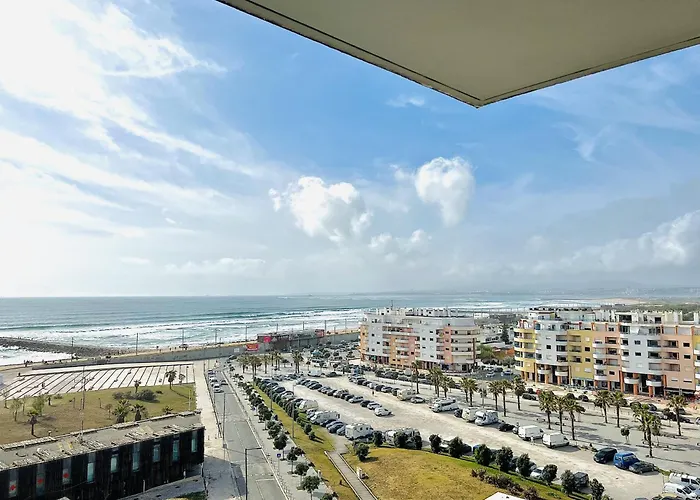Front Line, Sea View, Luxury Penthouse In Caparica *