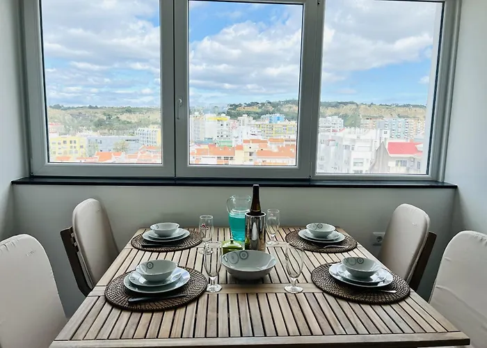 Front Line, Sea View, Luxury Penthouse In Caparica Lägenhet