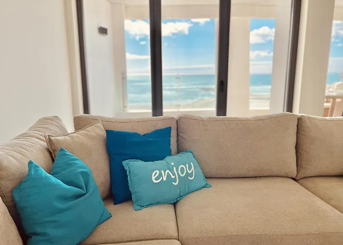 Front Line, Sea View, Luxury Penthouse In Caparica Lägenhet