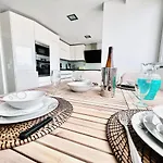 Front Line, Sea View, Luxury Penthouse In Caparica *